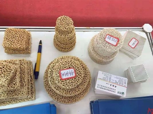 Filtro de espuma cerámica práctica Zirconia de carburo de silicio alumina para la fundición de espuma porosa