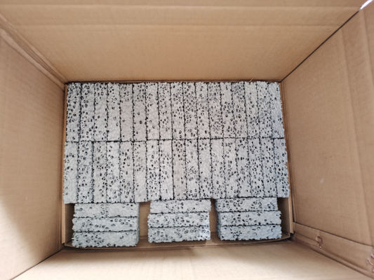 Diseños personalizados Placa de filtro de cerámica de espuma de alumina Bloque de filtro de espuma cerámica