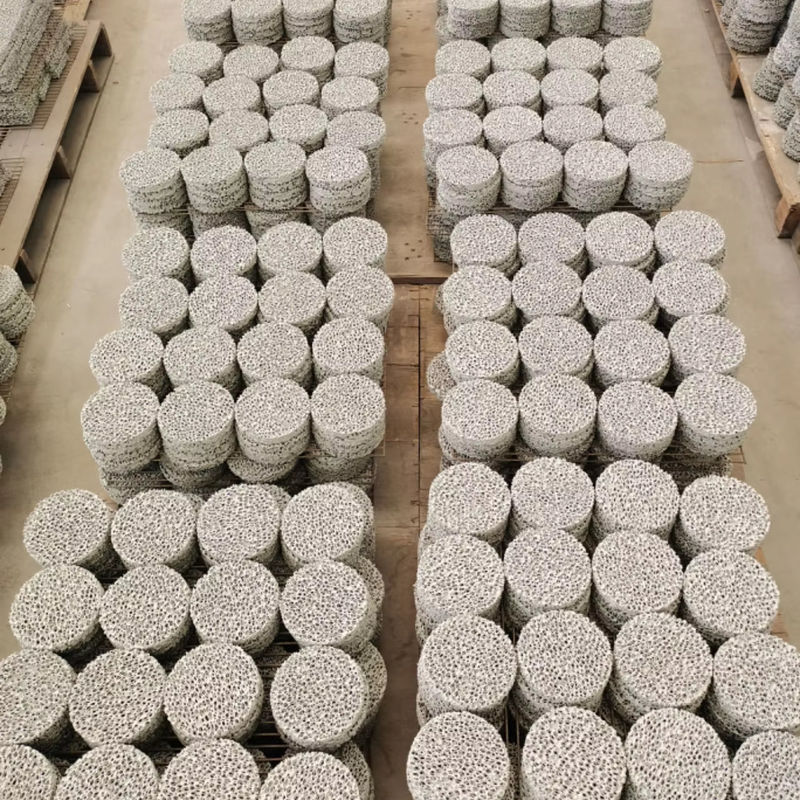Filtro de espuma cerámica PLP con 10 ppi a 80 ppi Cerámica de espuma porosa con cerámica de alumina