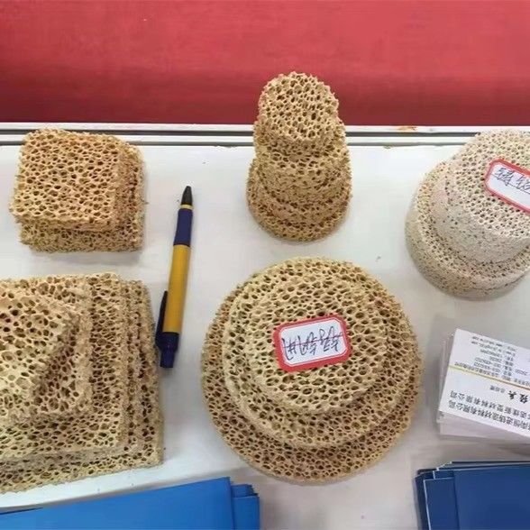 60 Forma personalizada Ppi Zirconia perforando cerámica de espuma filtro placas de cerámica